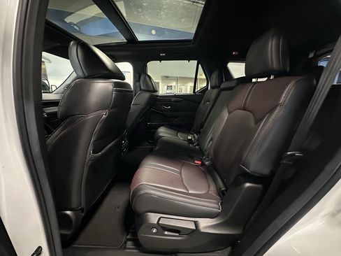 Used 2025 Honda Pilot Black Edition image 25