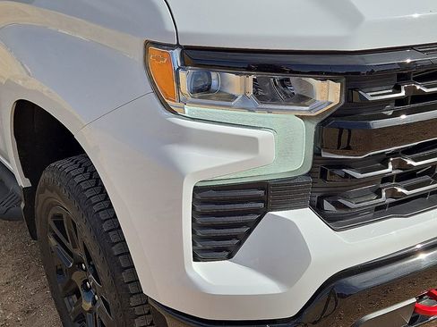 Used 2025 Chevrolet Silverado 1500 LT Trail Boss w/ Convenience Package II image 9