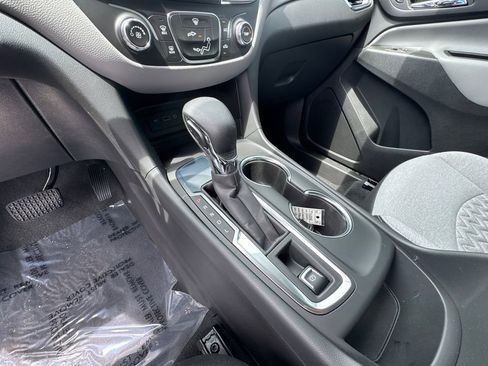Used 2024 Chevrolet Equinox LS FWD image 31