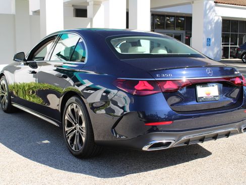 New 2026 Mercedes-Benz E 350 4MATIC Sedan image 3