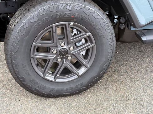 New 2026 Jeep Gladiator Sport AWD/4WD image 5