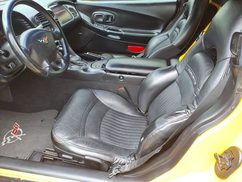 Used 2002 Chevrolet Corvette Convertible w/ Preferred Equipment Group2 RWD image 5