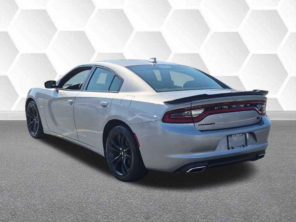 Used 2017 Dodge Charger R/T w/ Driver Confidence Group RWD image 5