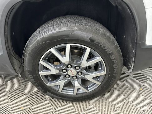 Used 2023 GMC Acadia SLT FWD image 20