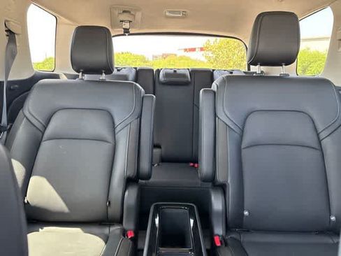 Used 2026 Nissan Pathfinder SL w/ SL Premium Package FWD image 20