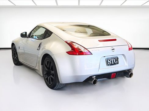 Used 2020 Nissan 370Z Coupe image 6