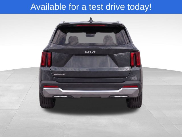 Used 2025 Kia Sorento S w/ Panoramic Sunroof Package FWD image 3