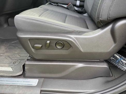 Used 2024 GMC Sierra 2500 SLE w/ SLE Convenience Package image 12