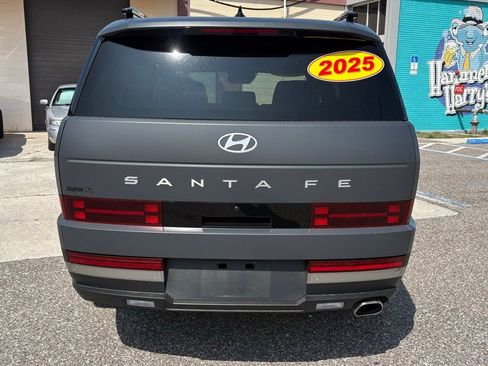 Used 2025 Hyundai Santa Fe Limited image 4