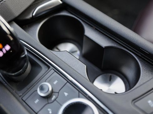 Used 2024 Cadillac XT6 Premium Luxury image 36