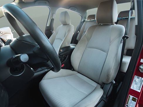 Used 2016 MAZDA MAZDA3 i Sport FWD image 9