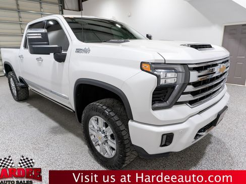 Used 2024 Chevrolet Silverado 2500 High Country w/ High Country Premium Package image 6