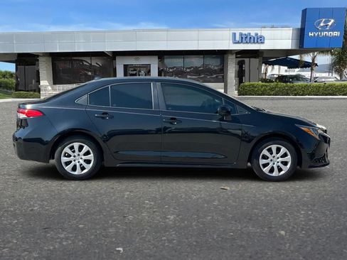 Used 2022 Toyota Corolla LE FWD image 9