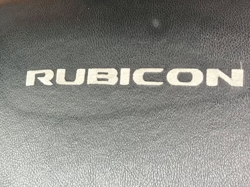 Used 2018 Jeep Wrangler Unlimited Rubicon w/ Connectivity Group image 11