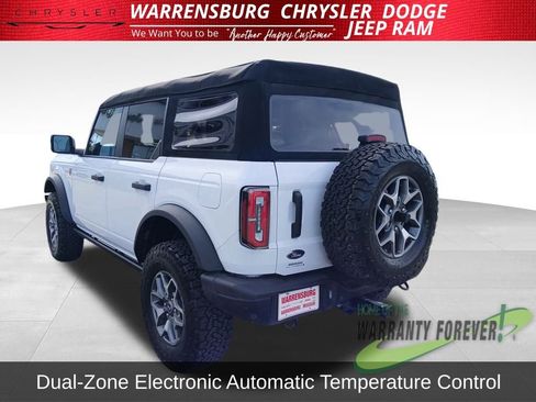 Used 2024 Ford Bronco Badlands image 7
