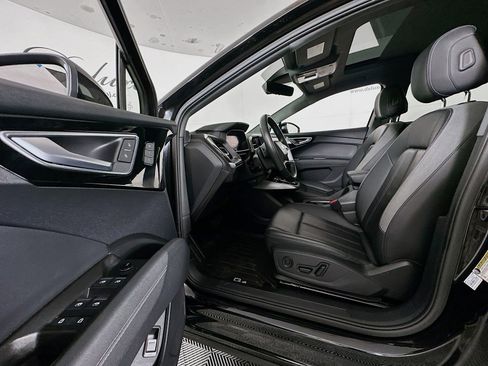 Used 2024 Audi Q4 e-tron Premium Plus w/ Premium Plus image 20