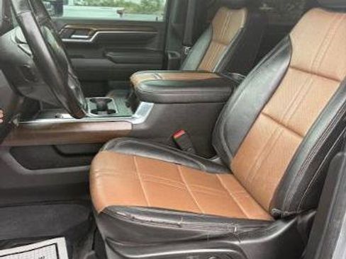 Used 2024 Chevrolet Silverado 2500 High Country w/ High Country Premium Package AWD/4WD image 6