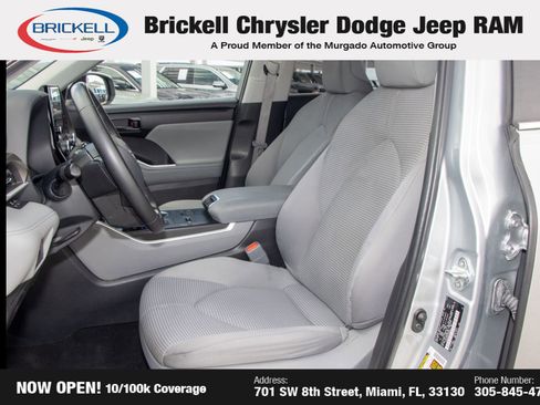Used 2023 Toyota Highlander LE FWD image 15
