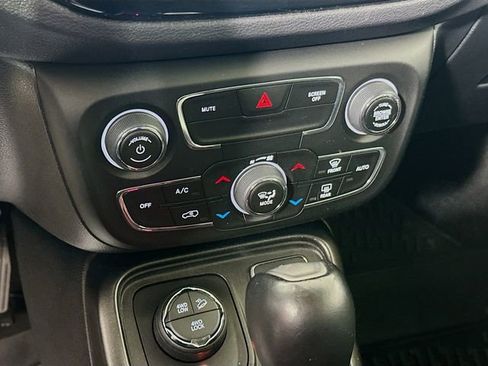 Used 2018 Jeep Compass Trailhawk w/ Navigation Group image 17