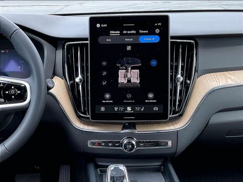 New 2026 Volvo XC60 T8 Plus w/ Climate Package AWD/4WD image 9