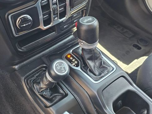 Used 2023 Jeep Wrangler Unlimited w/ Cold Weather Group AWD/4WD image 34