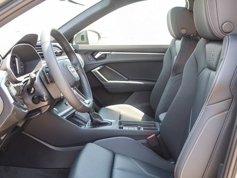 New 2025 Audi Q3 2.0T Premium image 17