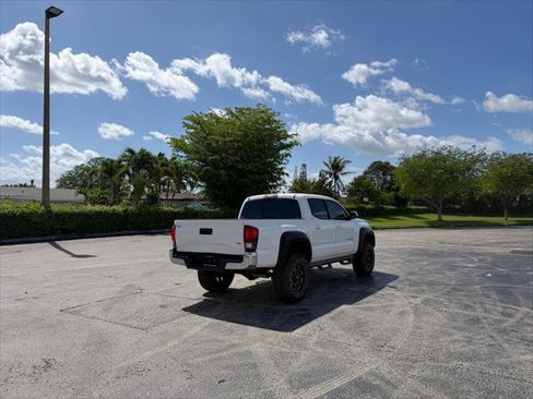 Used 2019 Toyota Tacoma SR5 RWD image 6