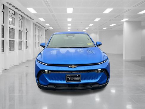 New 2026 Chevrolet Equinox EV LT image 2