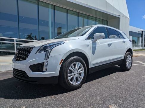 Certified 2025 Cadillac XT5 Luxury w/ LPO, Floor Liner Package FWD image 8