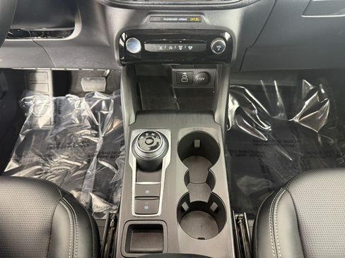 Certified 2025 Ford Escape Platinum AWD/4WD image 21