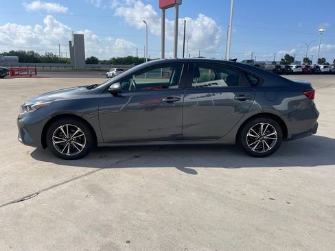 Used 2024 Kia Forte LXS w/ LXS Technology Package FWD image 4