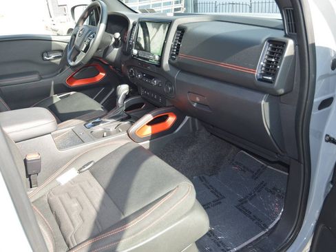 Used 2023 Nissan Frontier PRO-4X w/ Pro Convenience Package AWD/4WD image 3