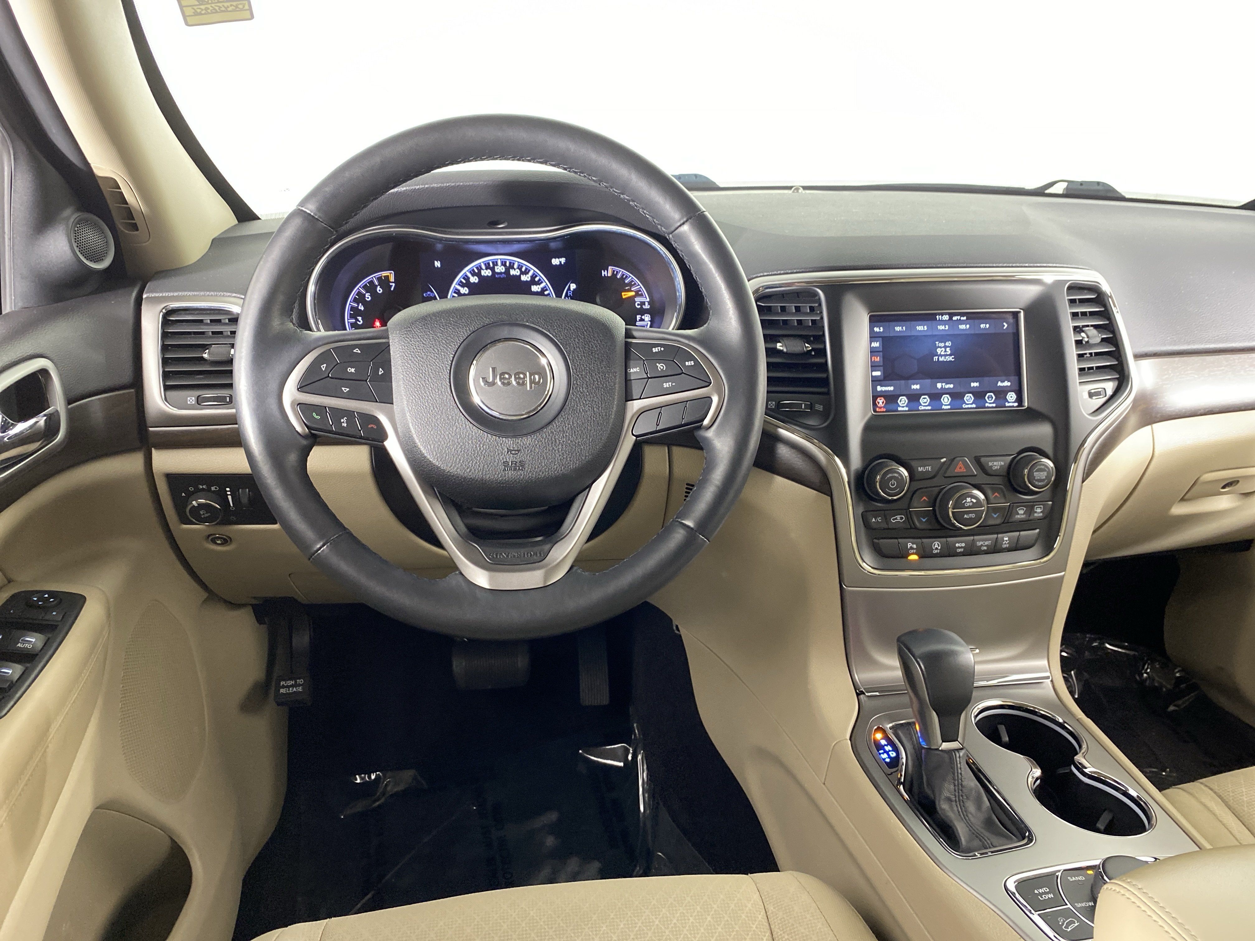 Used 2018 Jeep Grand Cherokee Laredo AWD/4WD image 19