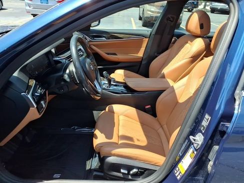 Used 2022 BMW 530i xDrive w/ Convenience Package AWD/4WD image 4