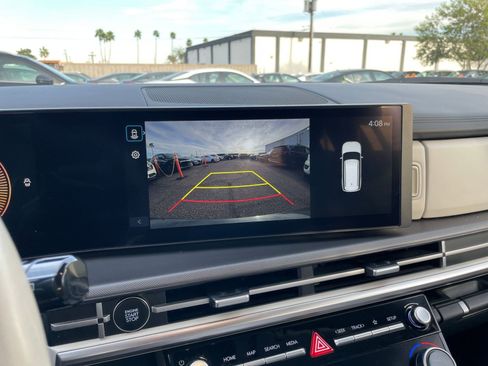 Used 2025 Hyundai Santa Fe SEL FWD image 23