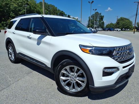 Used 2023 Ford Explorer Limited AWD/4WD image 2