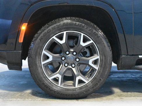 Used 2024 Jeep Wagoneer Series III image 24