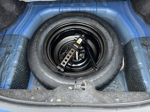 Used 2013 Dodge Avenger SE FWD image 21