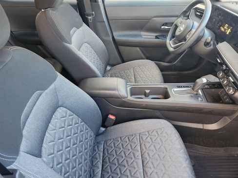 Used 2025 Nissan Kicks SV image 26