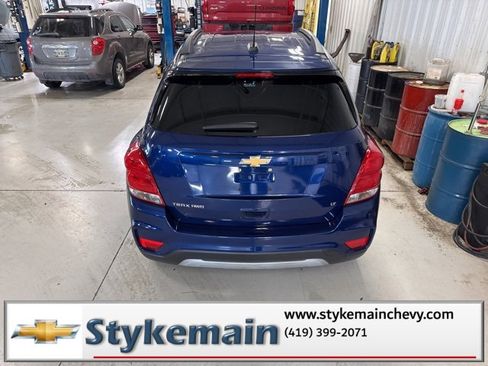 Used 2017 Chevrolet Trax LT w/ LT Convenience Package image 11
