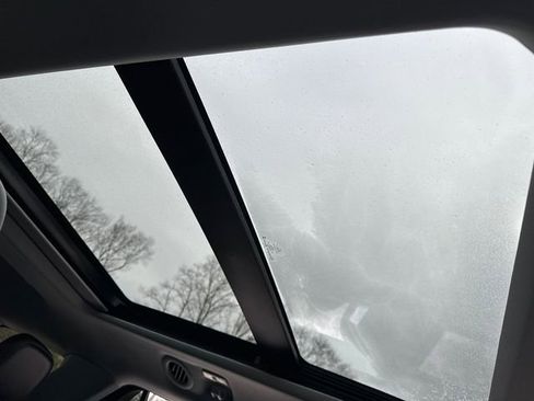 Used 2023 Ford Explorer XLT w/ Equipment Group 202A image 17