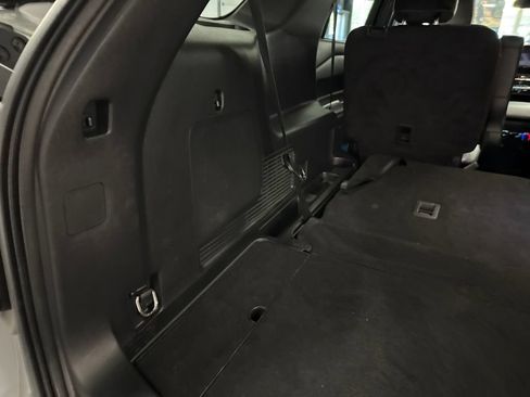 Used 2023 Ford Explorer ST-Line w/ Class IV Trailer Tow Package AWD/4WD image 32