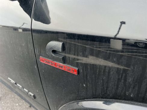 Used 2022 RAM 2500 Laramie w/ Night Edition image 10