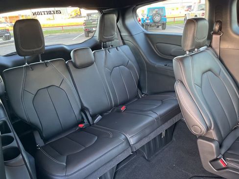 New 2026 Chrysler Pacifica Select w/ S Appearance Package image 51