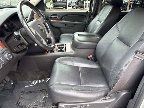 Used 2013 Chevrolet Suburban LTZ AWD/4WD image 15