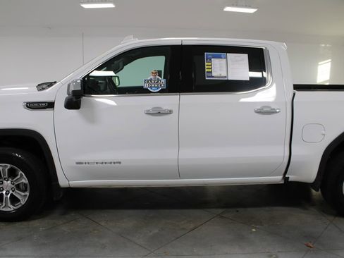 Used 2025 GMC Sierra 1500 SLT image 6