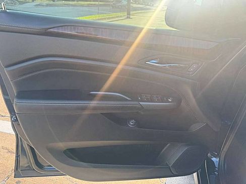 Used 2012 Cadillac SRX Luxury image 10