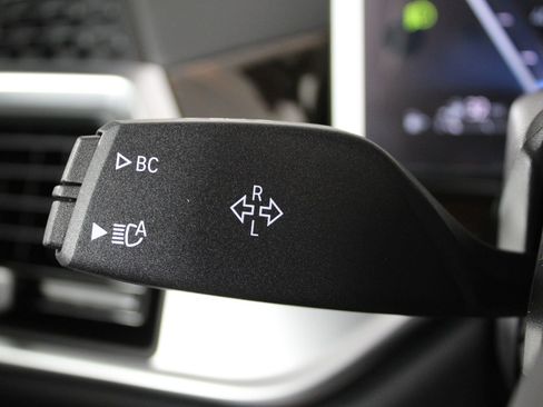 New 2026 BMW X5 xDrive50e image 29