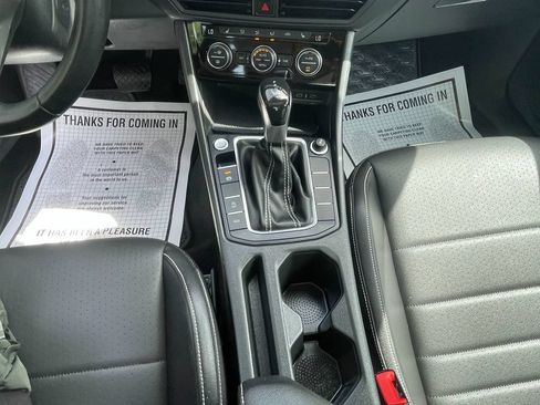 Used 2023 Volkswagen Jetta SE FWD image 22