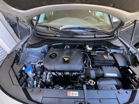 Used 2025 Kia Soul LX w/ LX Technology Package FWD image 30